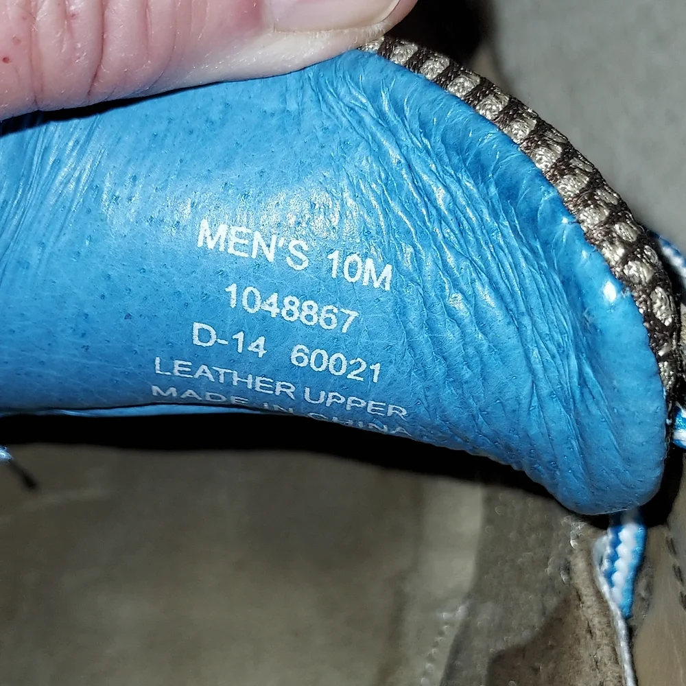 Sperry Topsider Tan Deck Shoe with Blue Laces size 10